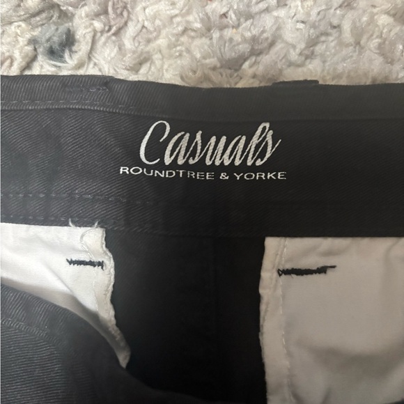 Roundtree & Yorke Black Cargo Pants - Picture 2 of 6